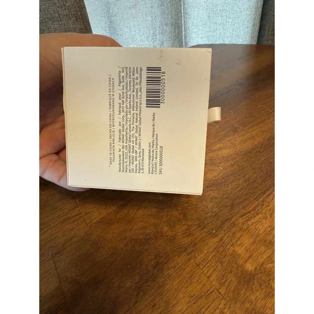 Monat Shimmering Radiance Body Luminizer & Perfect Finish Body Brush Illuminizer